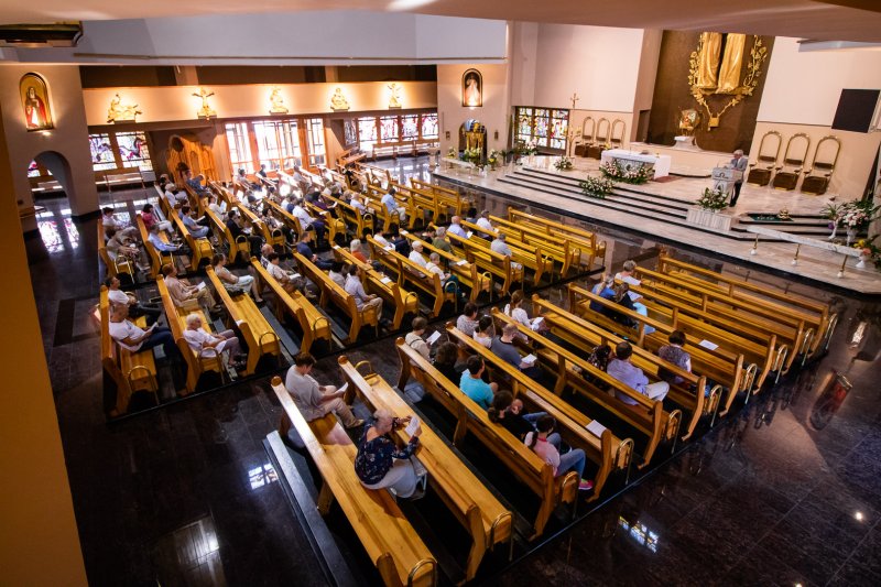 MEDYTACJE O TAJEMNICY EUCHARYSTII - muzyczne rozważanie poprowadzili Elżbieta Grodzka-Łopuszyńska (sopran) i Julian Gembalski (organy)
